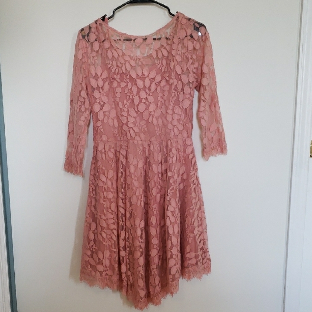 Elegant Pink Lace Dress - Picture 4 of 6